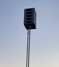 torre-colunas-espanta-gaivotas-Bird-Gard-Super-Pro-Amp
